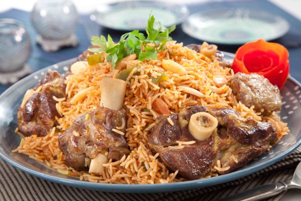 اكتشف روعة المطبخ الإماراتي: رحلة طهوية مميزة - صورة مصغرة 3